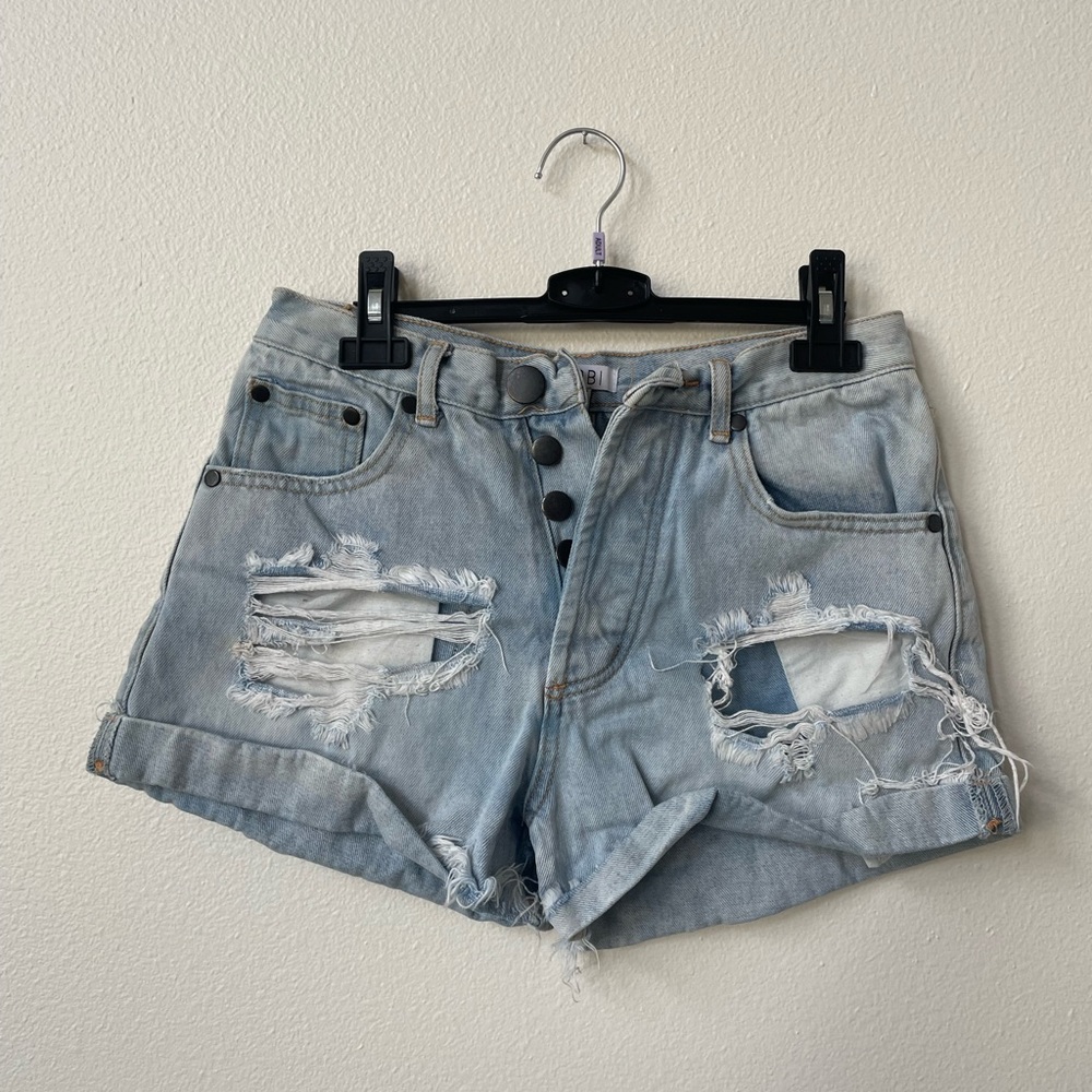 High Rise Button Up Distressed Shorts Size 27 - Picture 2 of 4